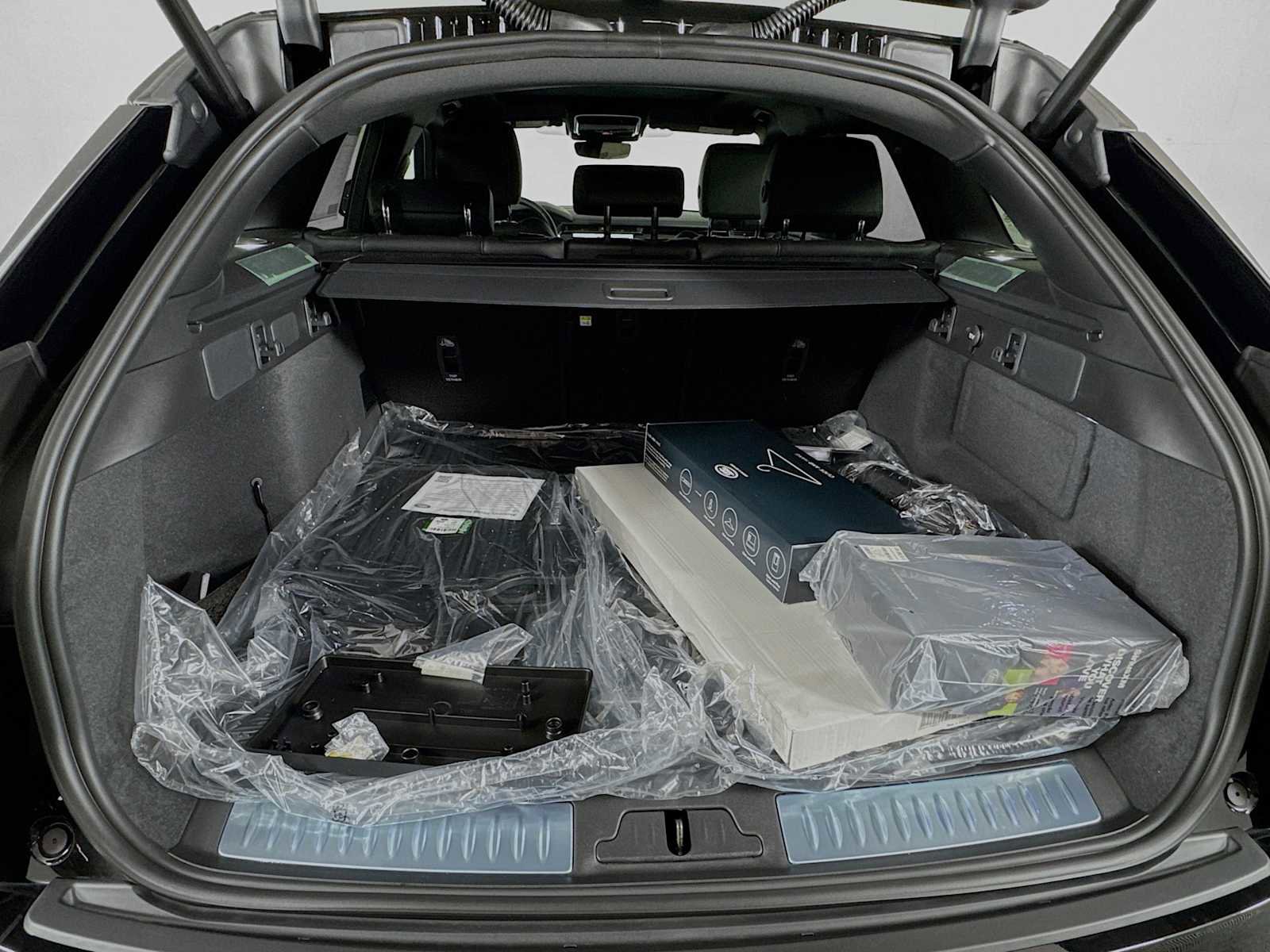 Used 2026 Land Rover Range Rover Velar Dynamic SE AWD/4WD image 25