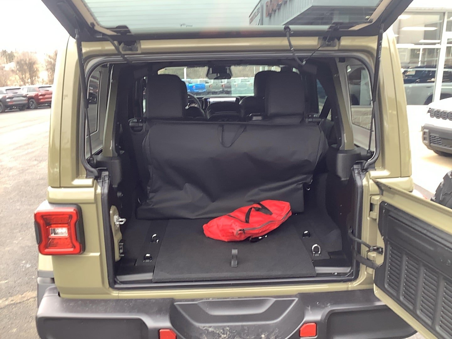 New 2026 Jeep Wrangler Unlimited Rubicon AWD/4WD image 6