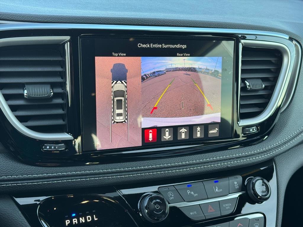 New 2026 Chrysler Pacifica Select AWD/4WD image 23