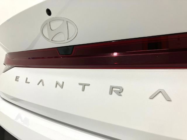 Used 2024 Hyundai Elantra SE image 14