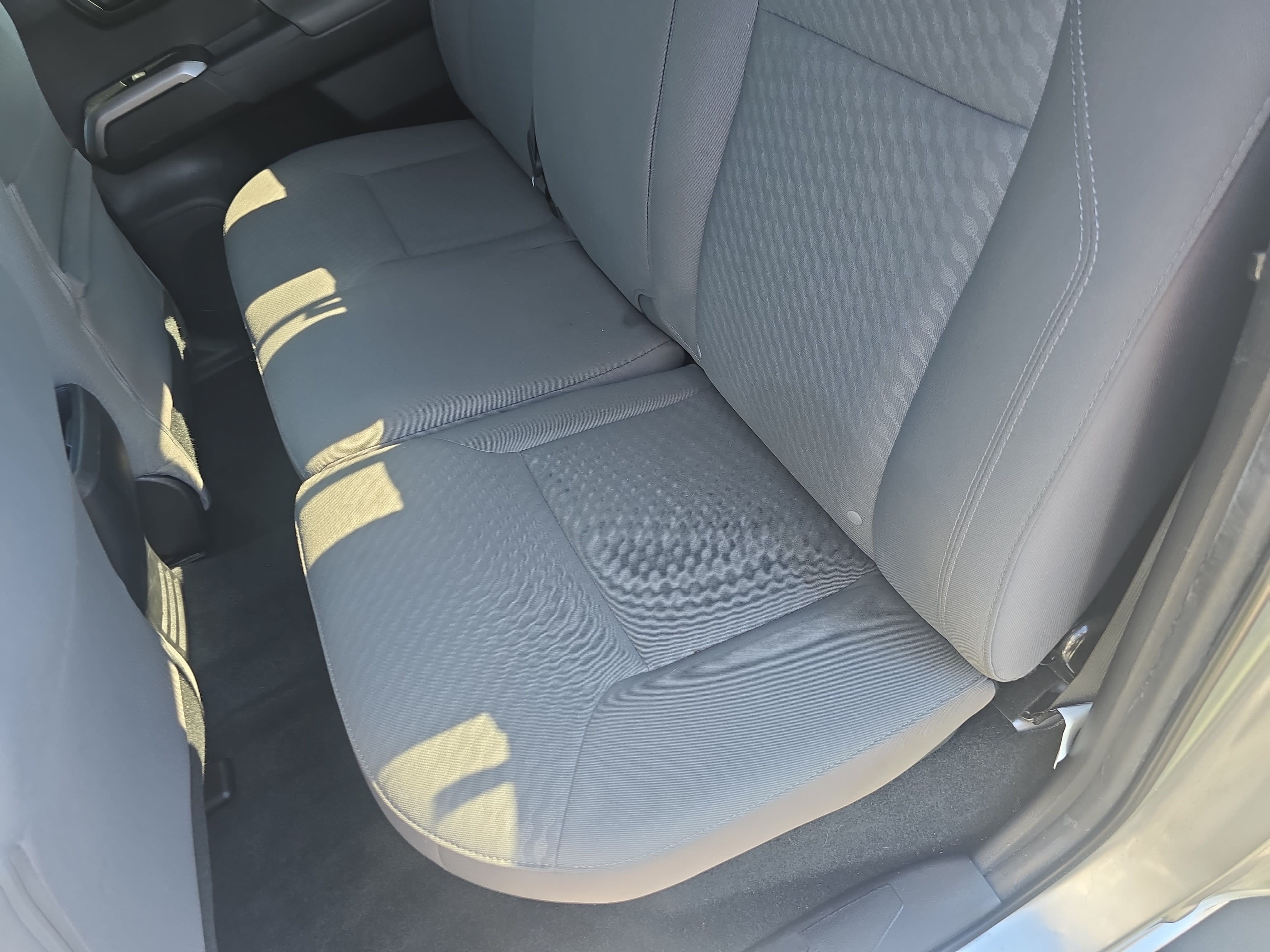 Used 2022 Toyota Tacoma SR5 RWD image 13