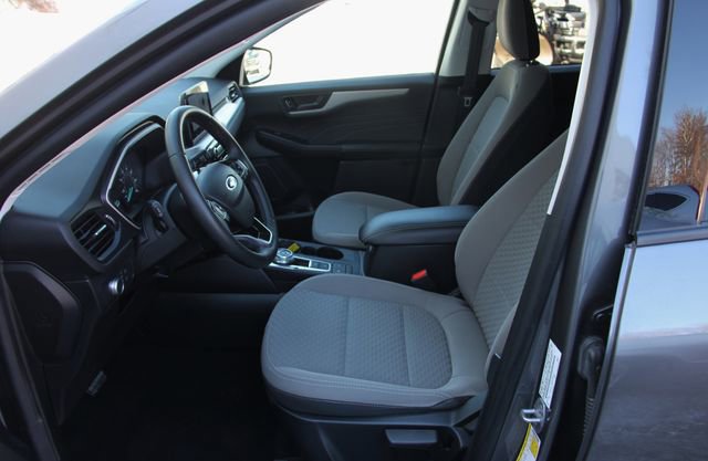 Used 2022 Ford Escape SE w/ Cold Weather Package image 17