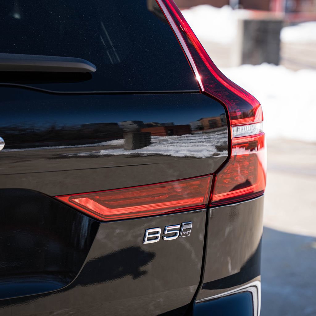 Certified 2026 Volvo XC60 B5 Core image 6