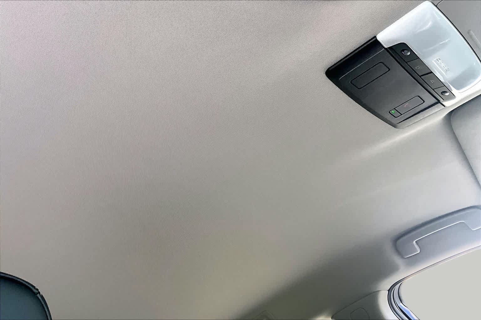 Used 2025 Nissan Pathfinder SL AWD/4WD image 14