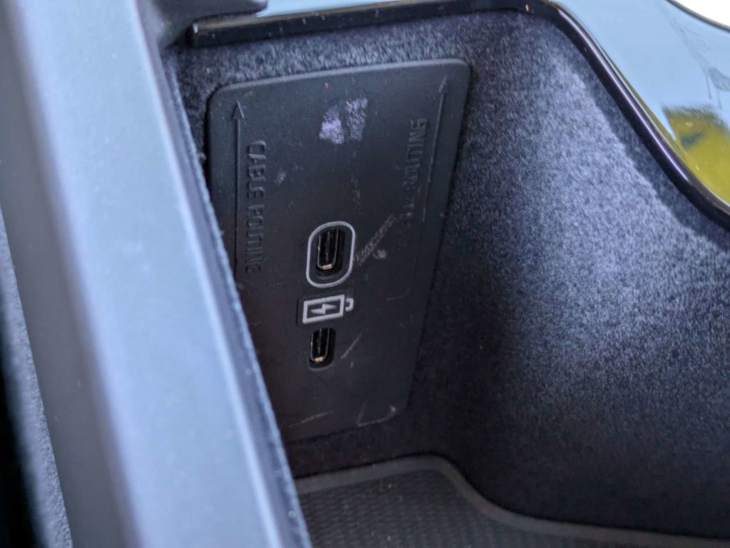 Used 2022 Volvo XC60 T8 Inscription w/ Advanced Package image 25