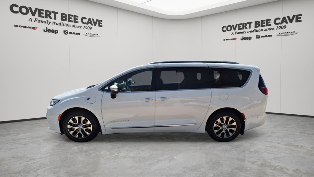Used 2023 Chrysler Pacifica Pinnacle image 5