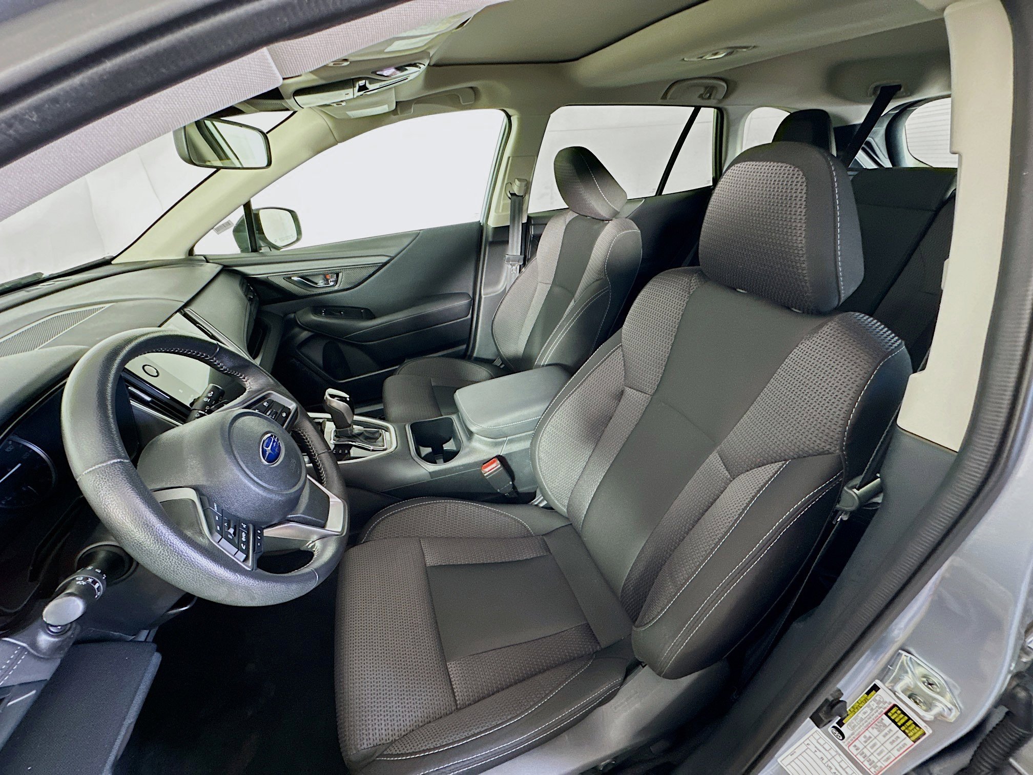 Used 2025 Subaru Outback Premium AWD/4WD image 13