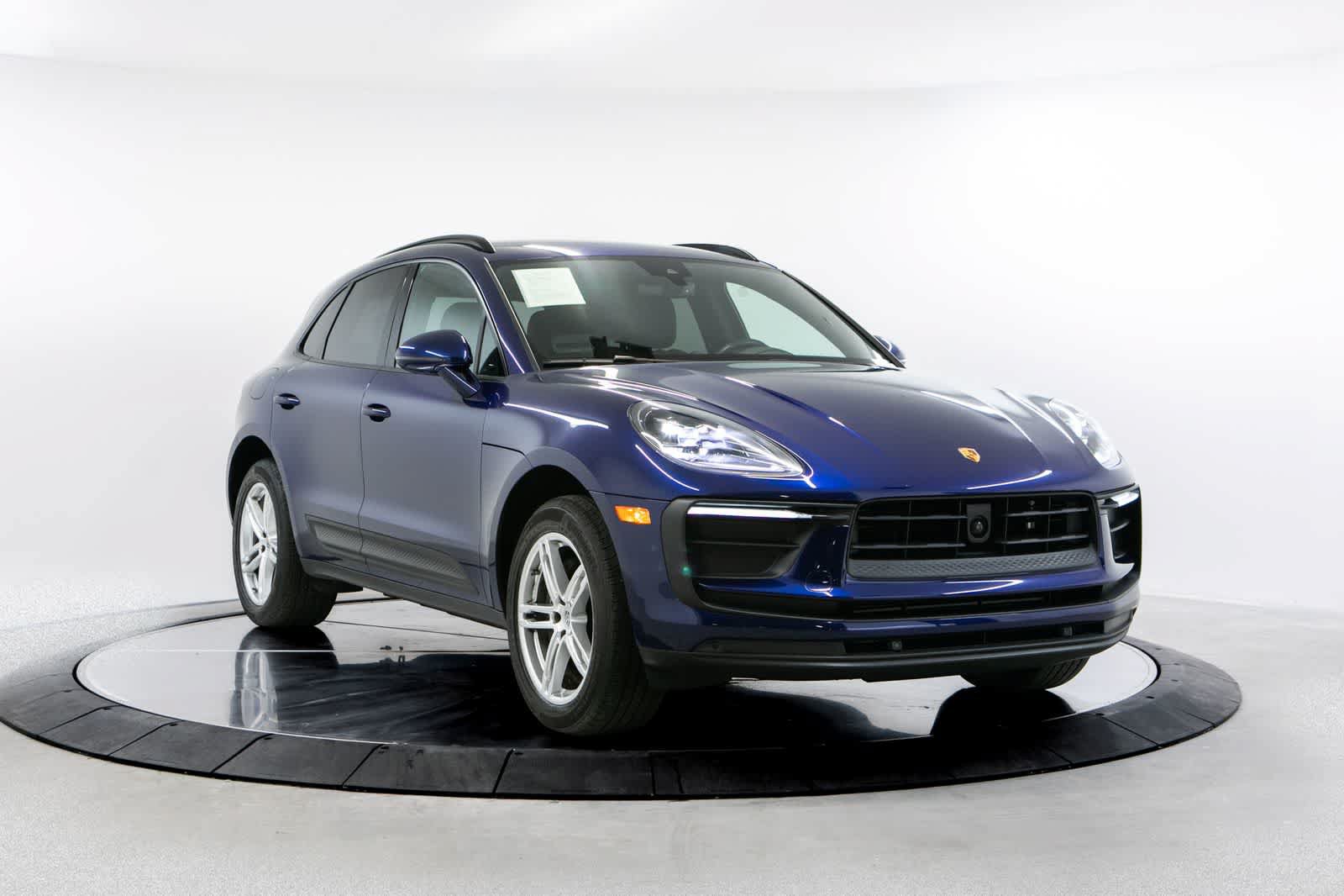 Certified 2023 Porsche Macan AWD/4WD image 9