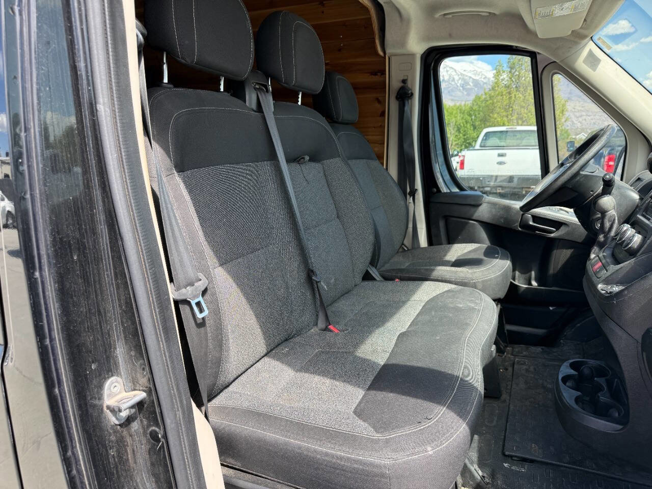 Used 2015 RAM ProMaster 2500 w/ Cargo Convenience Group FWD image 12