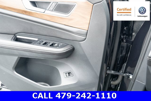 Certified 2024 Volkswagen Atlas SE w/ Black Wheel Package image 26