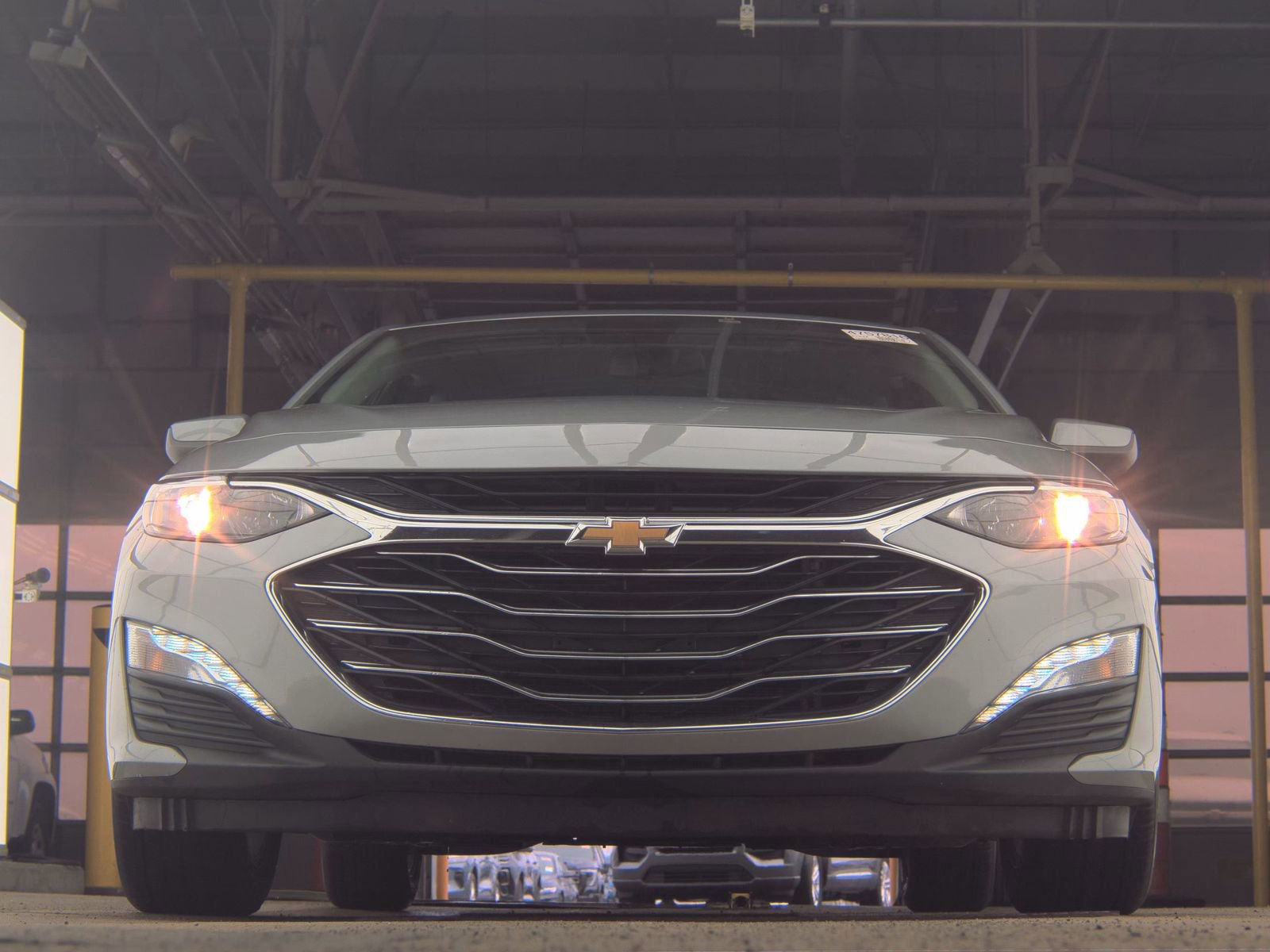 Used 2025 Chevrolet Malibu LT FWD image 3