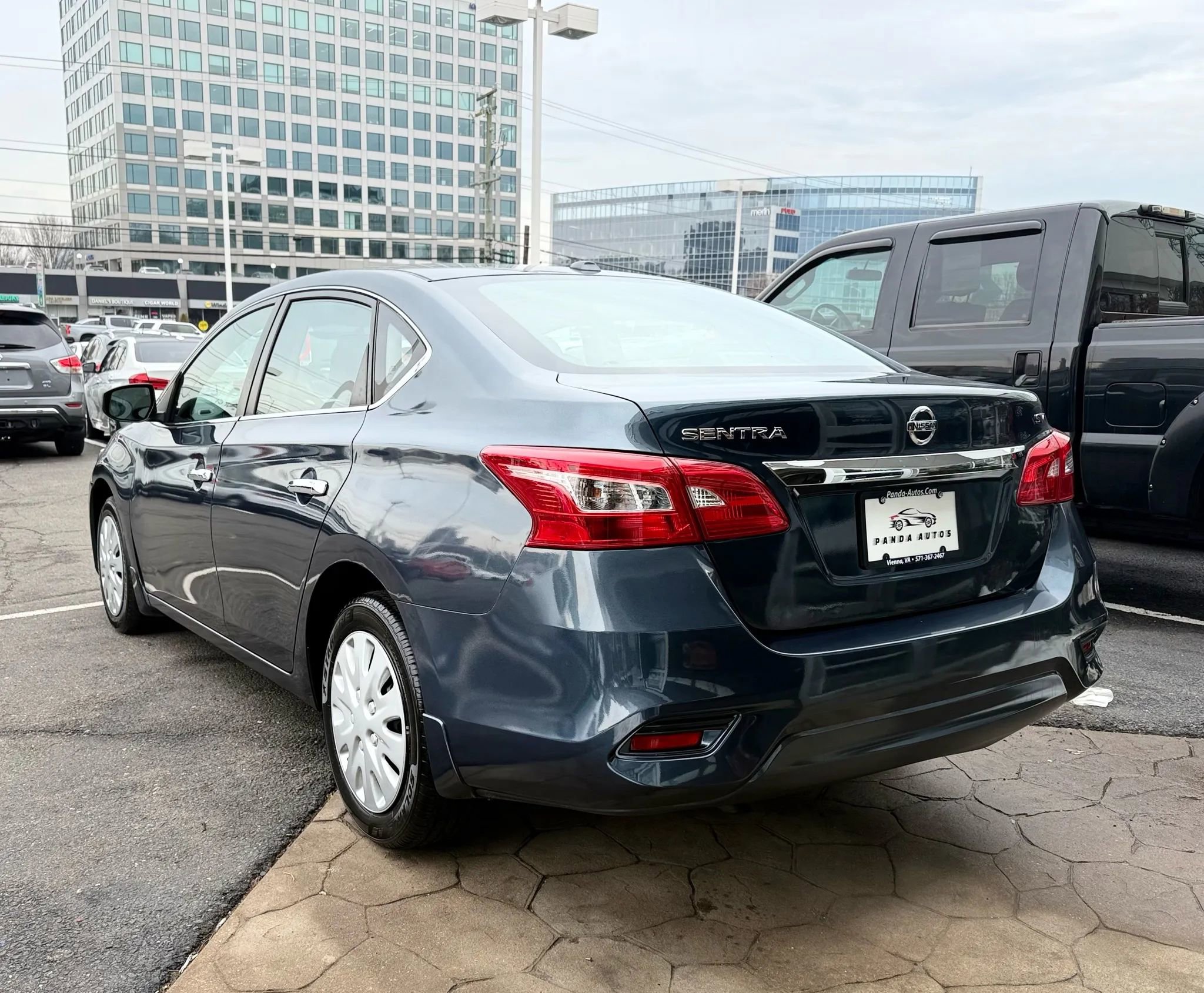 Used 2017 Nissan Sentra SV image 5