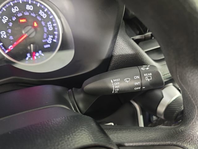 Used 2021 Toyota RAV4 LE AWD/4WD image 31