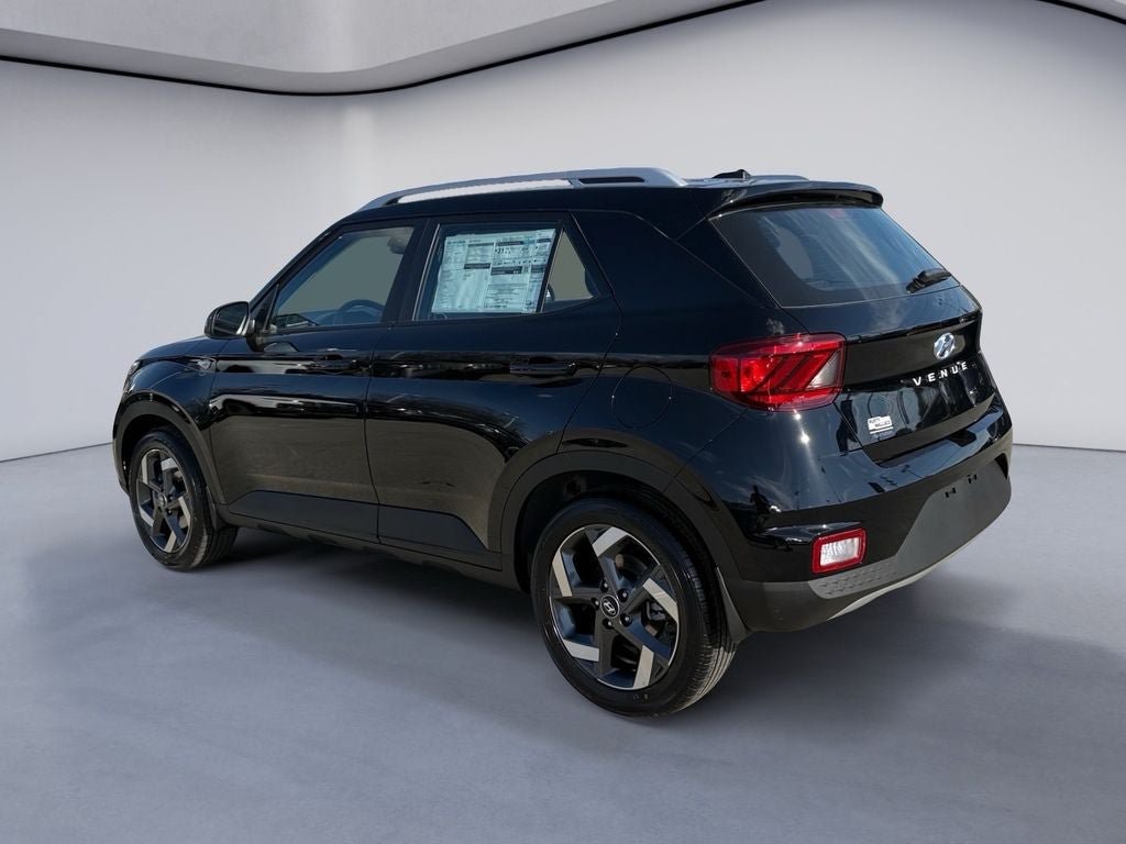New 2026 Hyundai Venue SEL FWD image 3