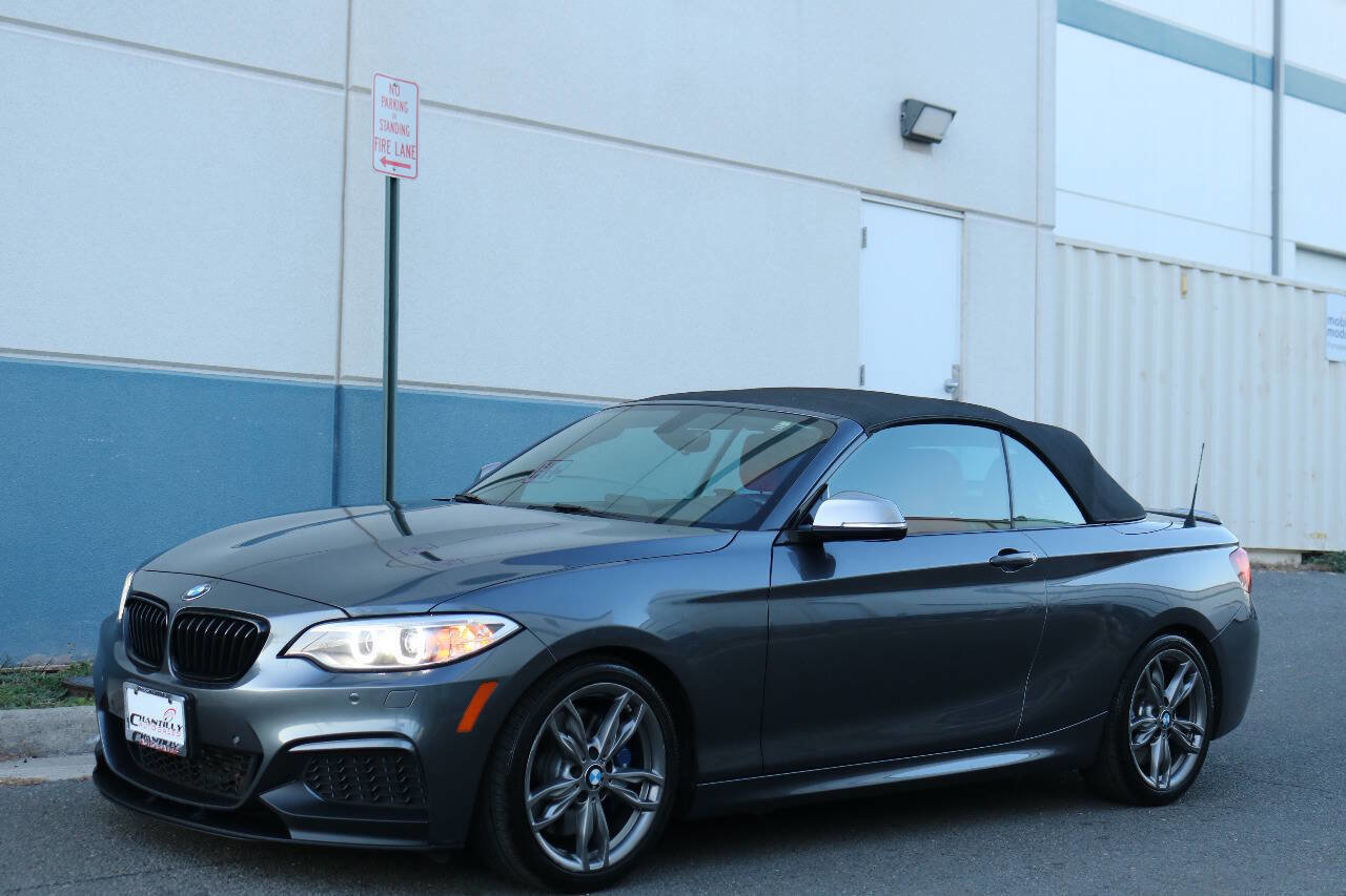Used 2015 BMW M235i Convertible image 3