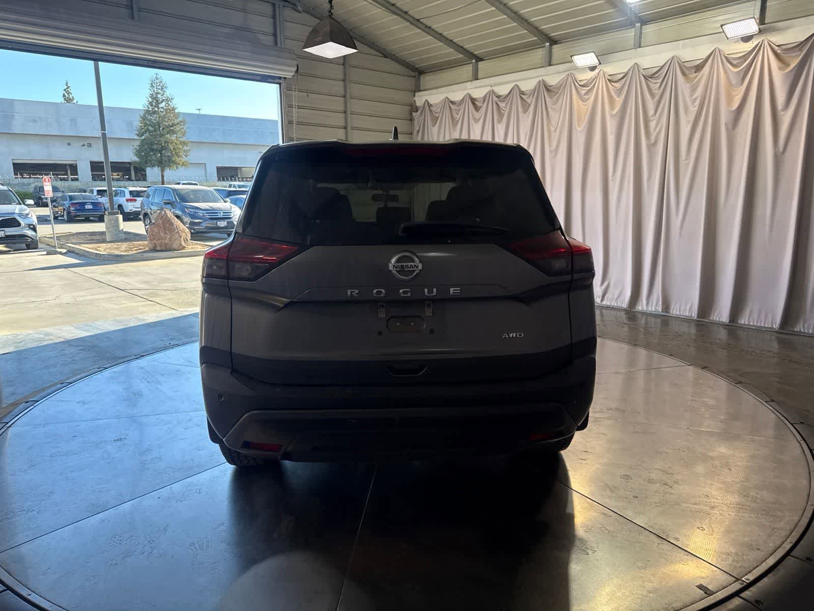 Used 2021 Nissan Rogue S AWD/4WD image 6