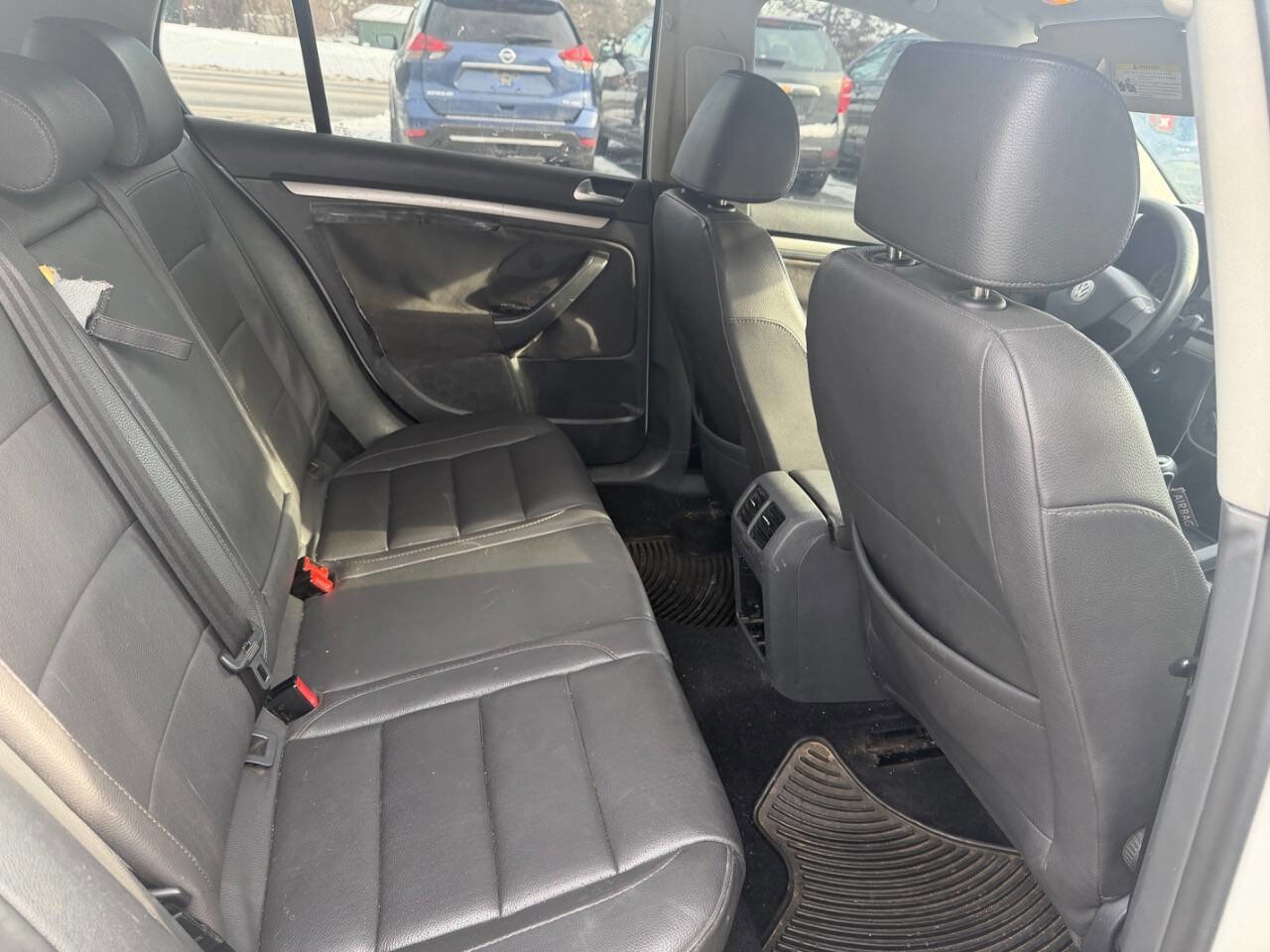 Used 2007 Volkswagen Rabbit 4-Door image 11