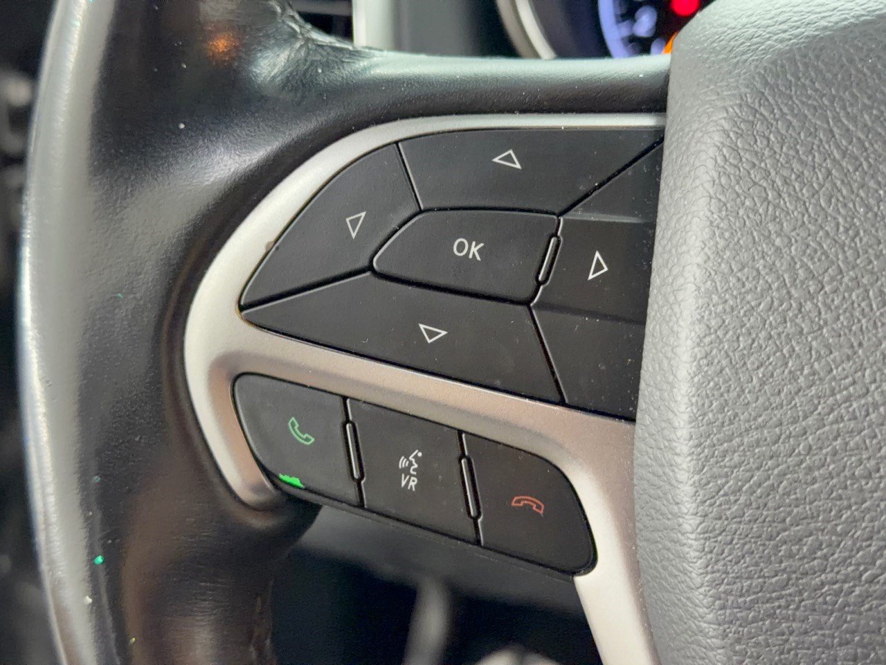 Used 2020 Jeep Grand Cherokee Altitude AWD/4WD image 18
