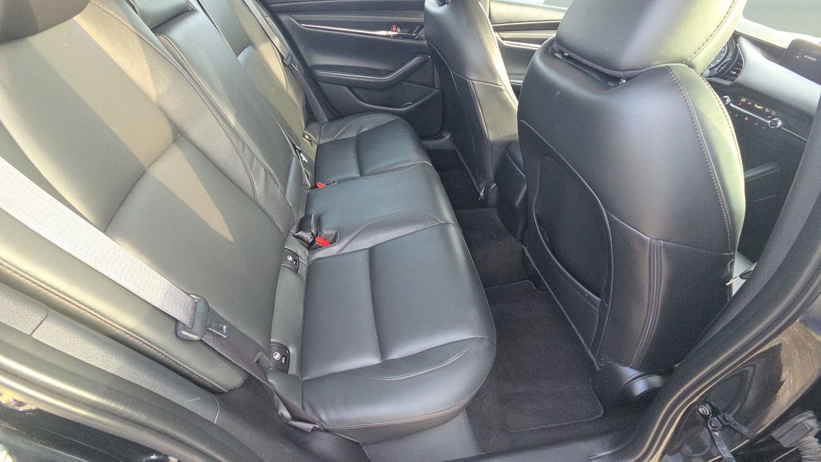Used 2023 MAZDA MAZDA3 s image 17