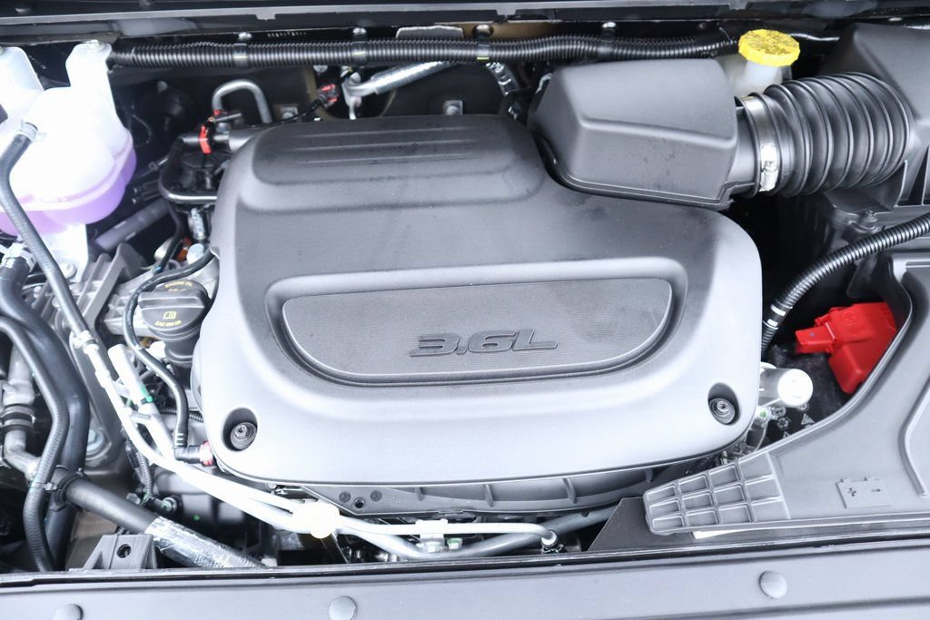 New 2026 Chrysler Pacifica Select AWD/4WD image 20