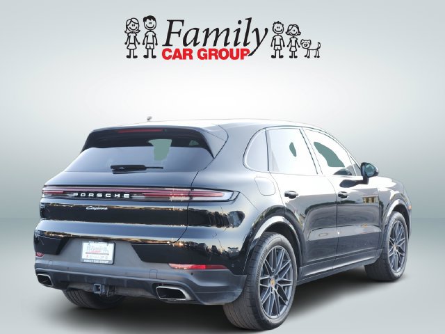 Used 2024 Porsche Cayenne AWD/4WD image 4