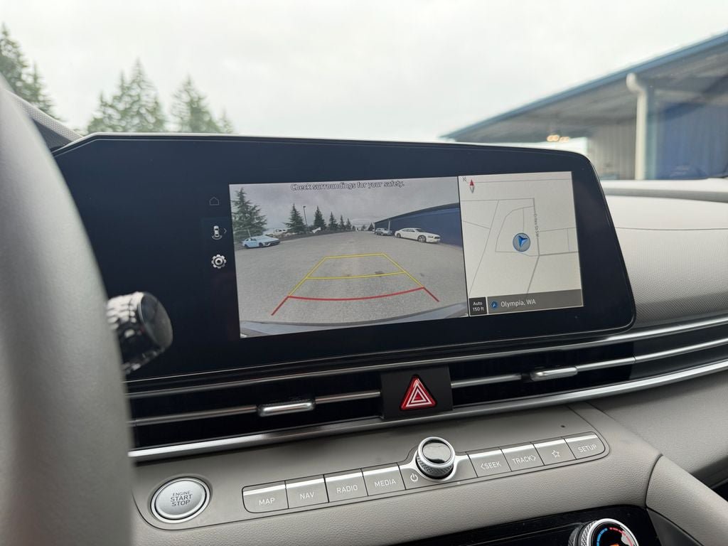 Used 2024 Hyundai Elantra SEL FWD image 17