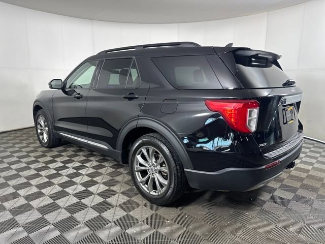 Used 2022 Ford Explorer XLT w/ Equipment Group 202A image 5