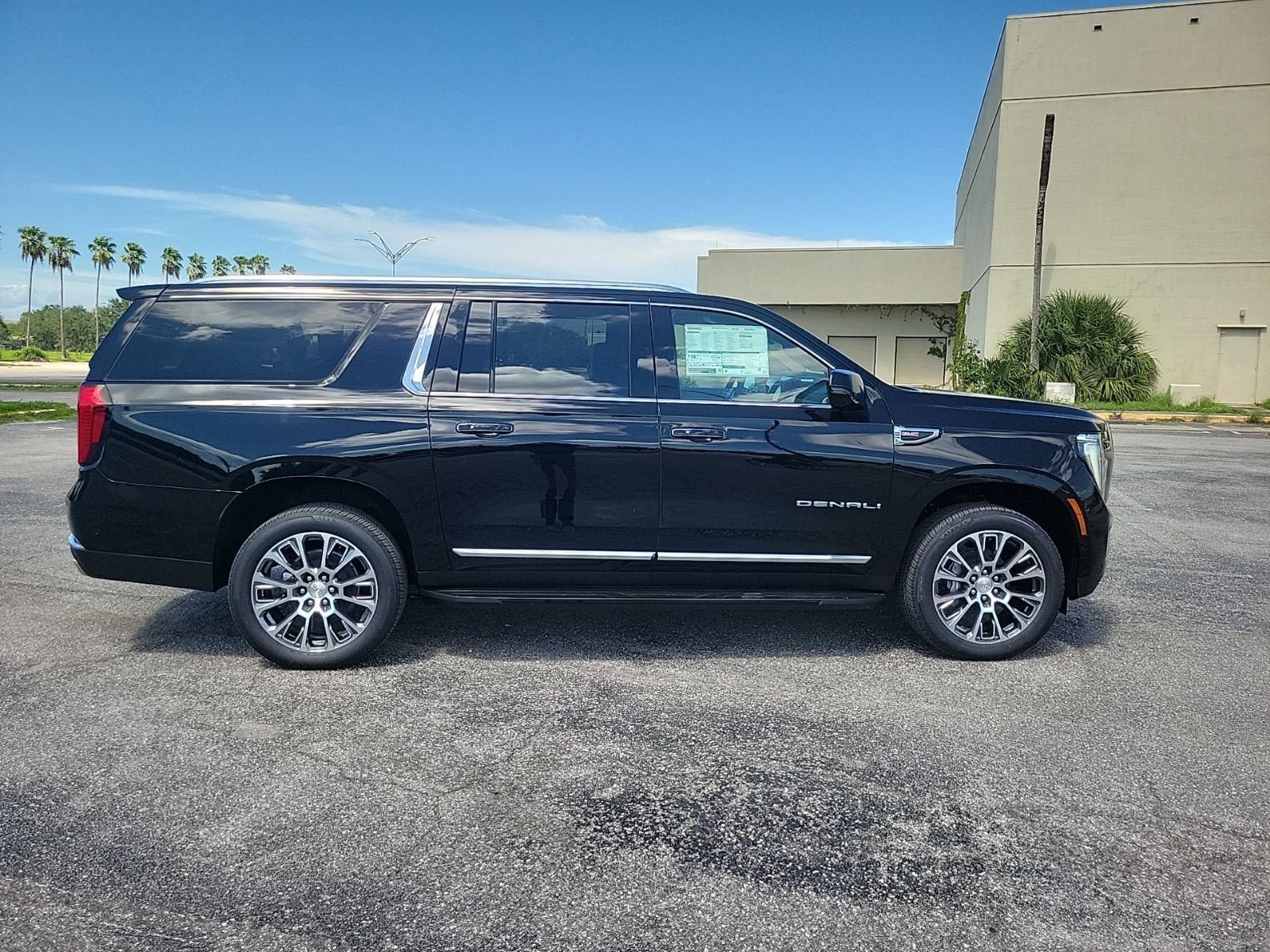 New 2026 GMC Yukon XL Denali AWD/4WD image 4