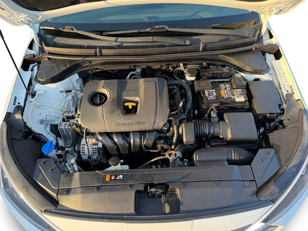 Used 2020 Hyundai Elantra Limited image 24