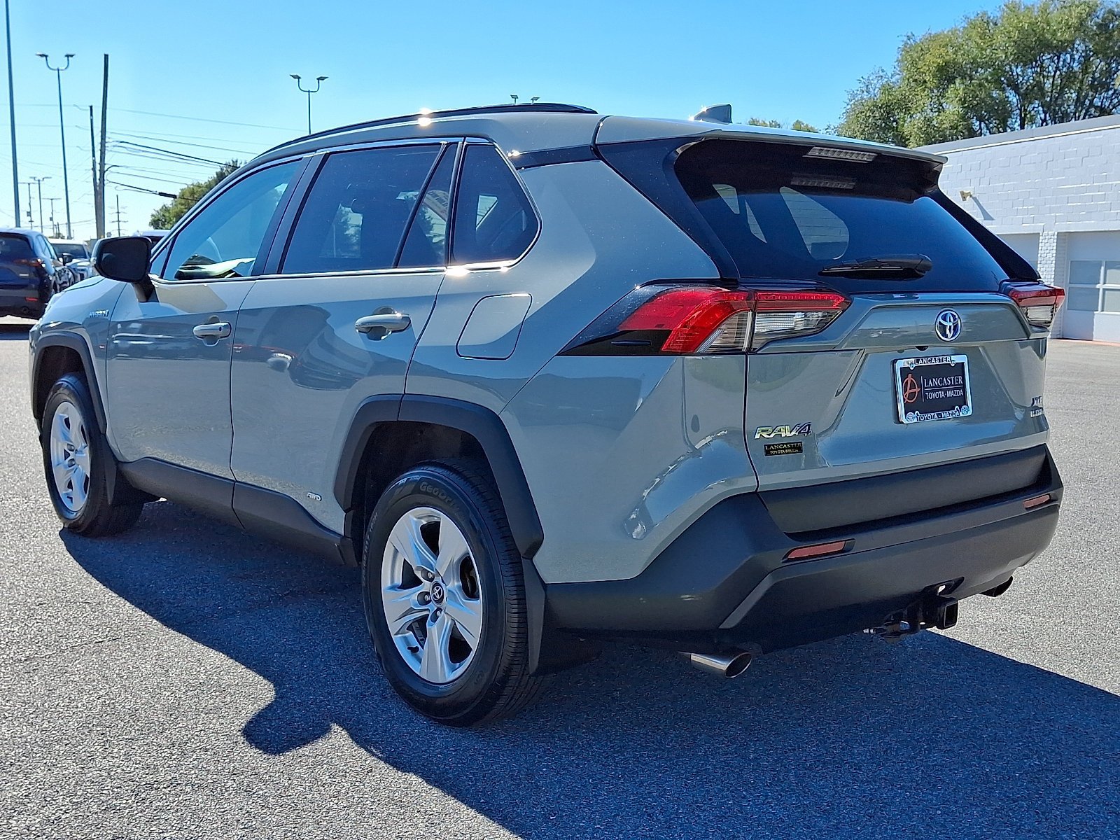 Used 2021 Toyota RAV4 XLE w/ Convenience Package AWD/4WD image 5