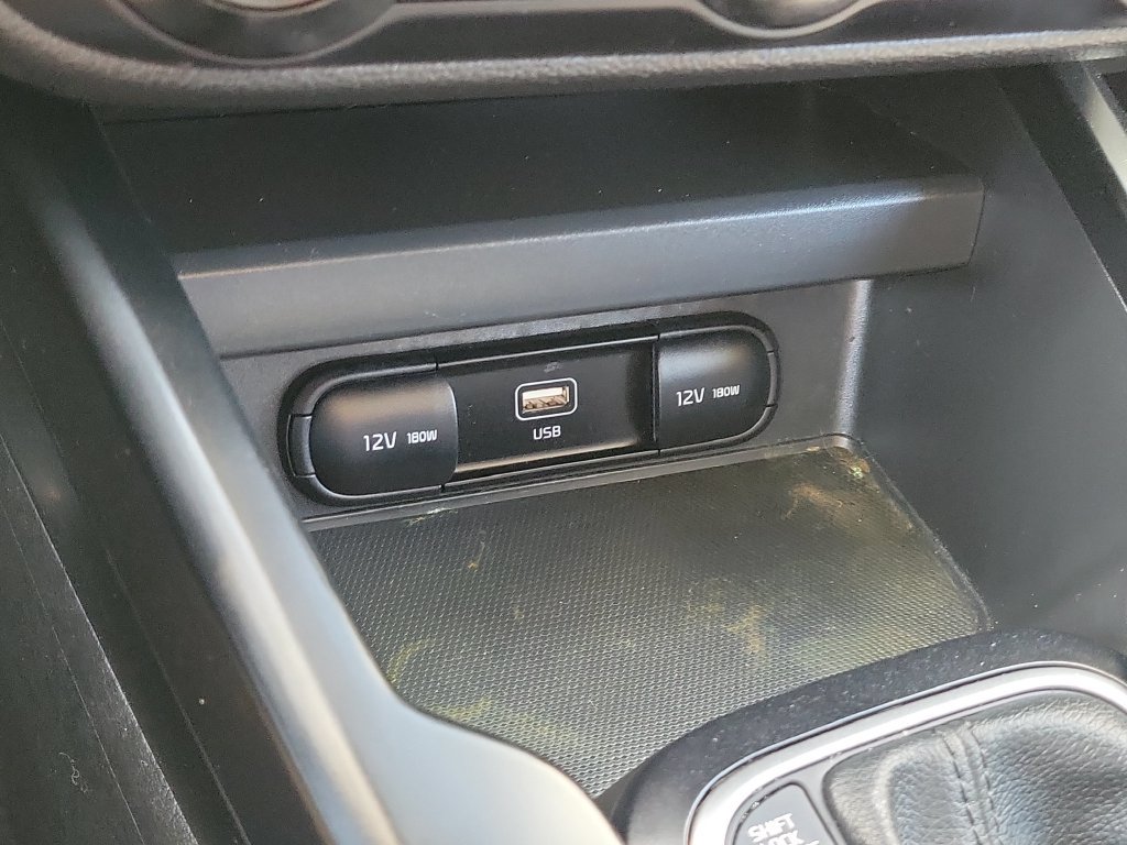 Certified 2025 Kia Soul LX FWD image 17