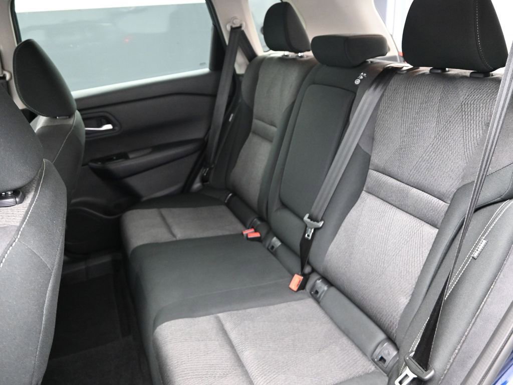 Used 2025 Nissan Rogue SV image 14