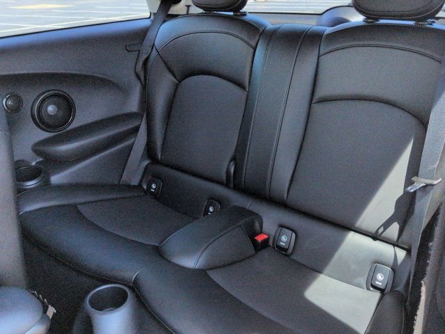 Used 2018 MINI Cooper 2-Door Hardtop FWD image 15