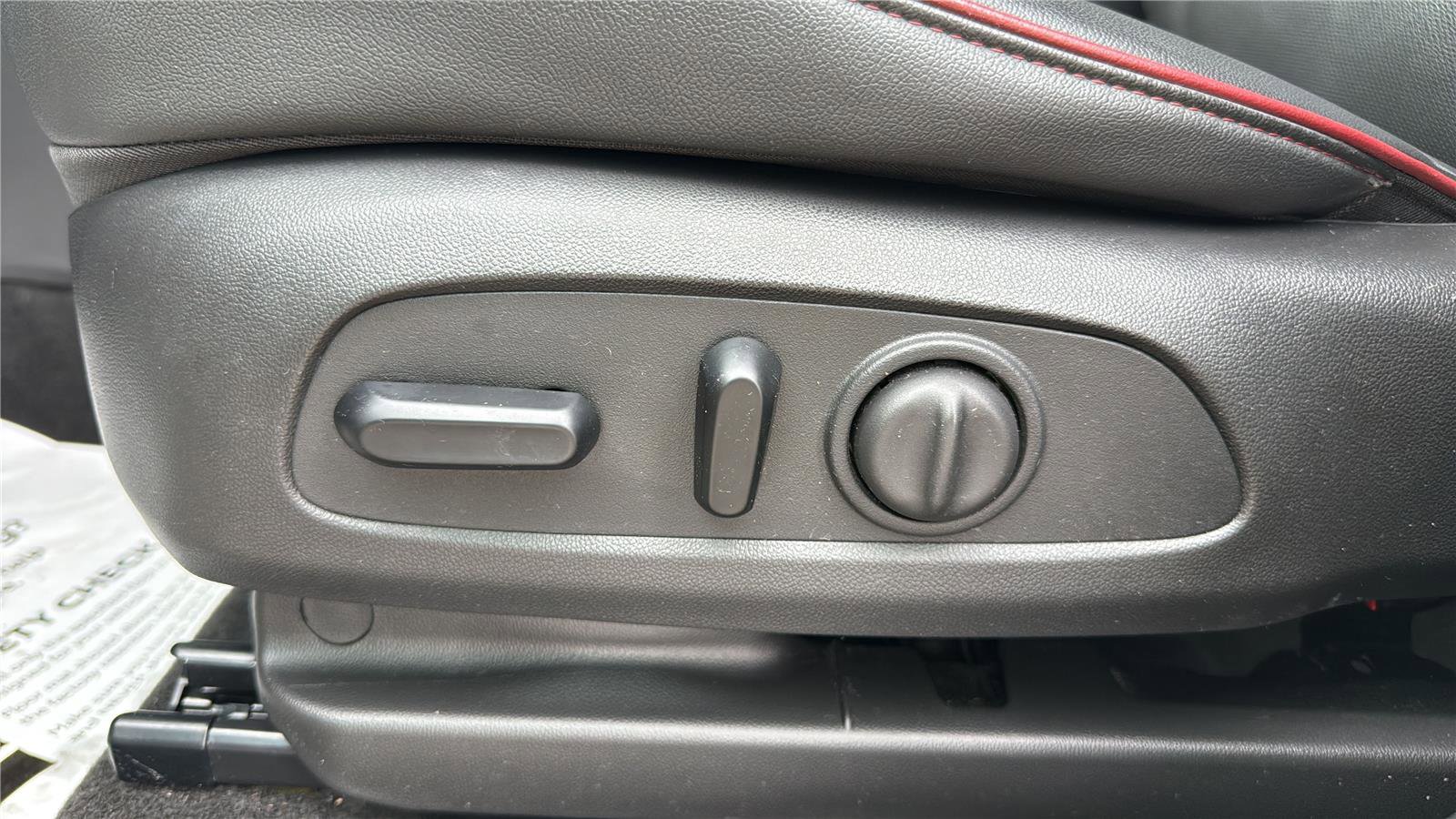 Used 2024 Chevrolet TrailBlazer RS w/ Convenience Package image 19