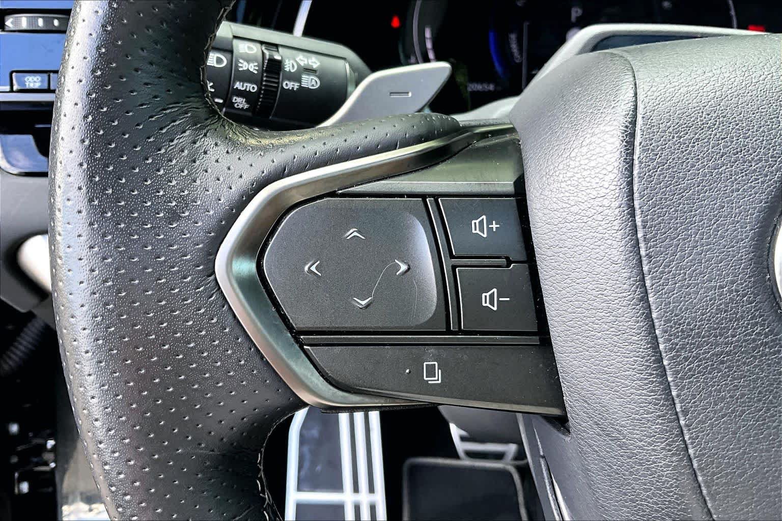 Used 2024 Lexus RX 500h F Sport w/ Convenience Package AWD/4WD image 23