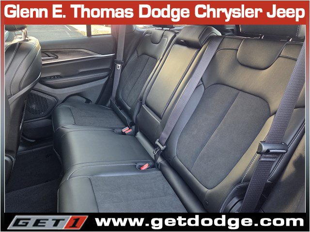 New 2027 Jeep Grand Cherokee Altitude RWD image 12