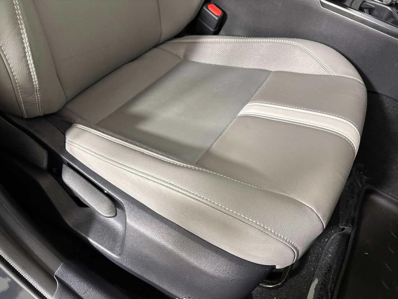 Used 2025 Toyota Camry SE FWD image 31