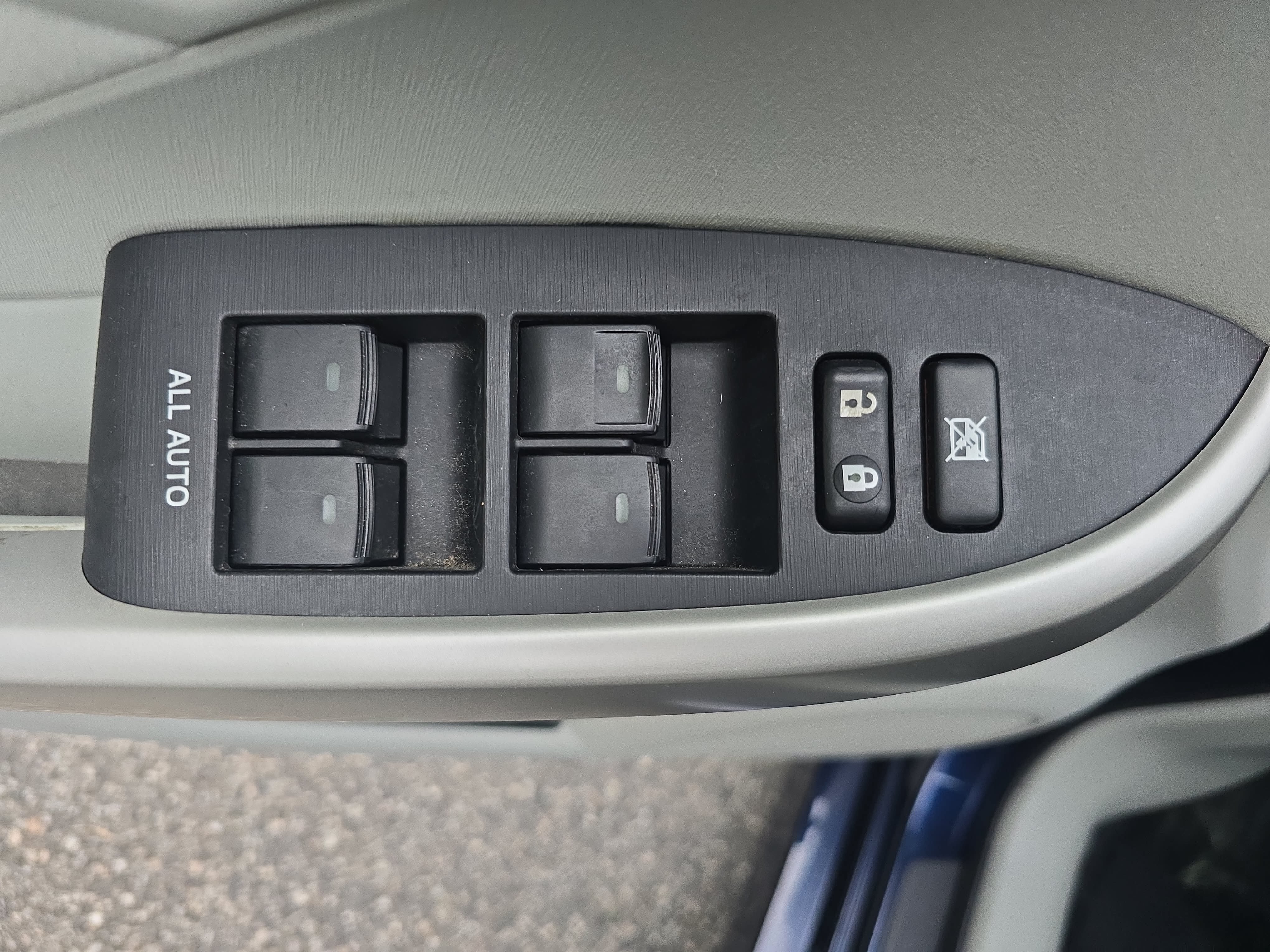Used 2015 Toyota Prius Two FWD image 26