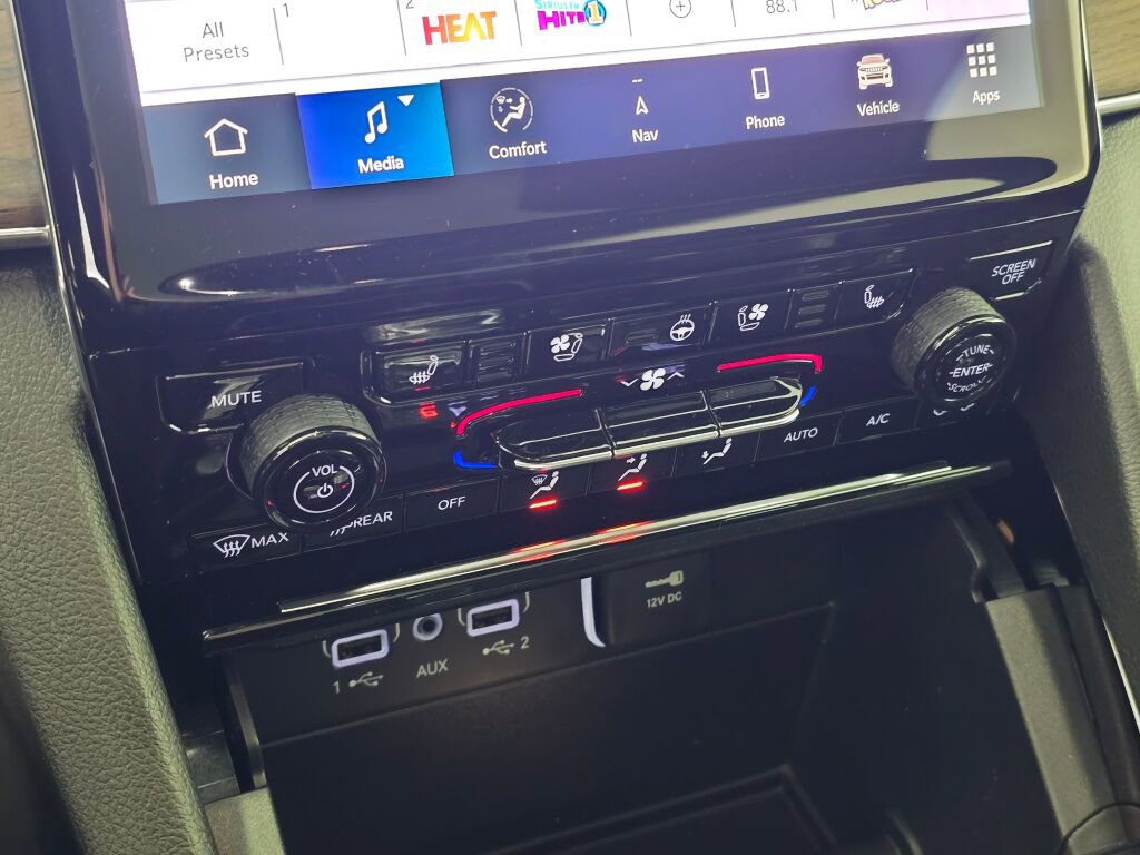 New 2025 Jeep Grand Cherokee Summit w/ Obsidian Package image 25