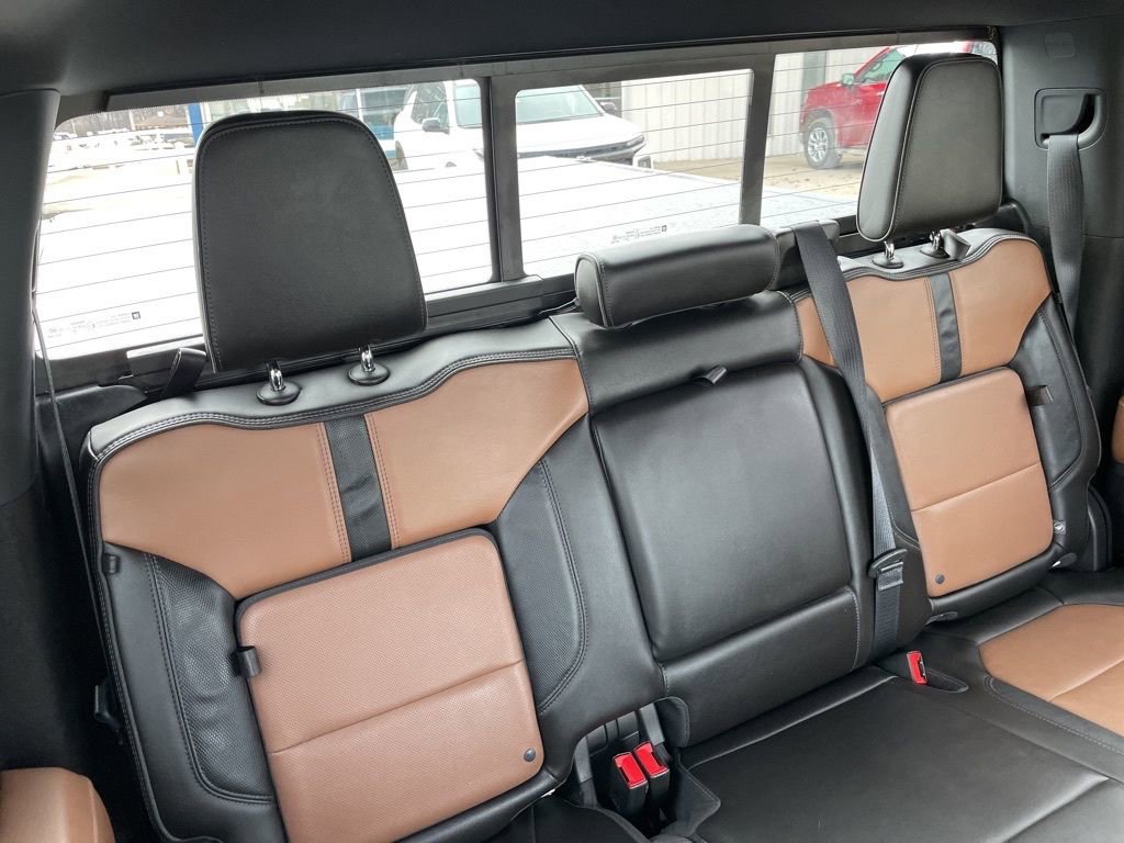 Used 2019 Chevrolet Silverado 1500 High Country w/ High Country Premium Package AWD/4WD image 17