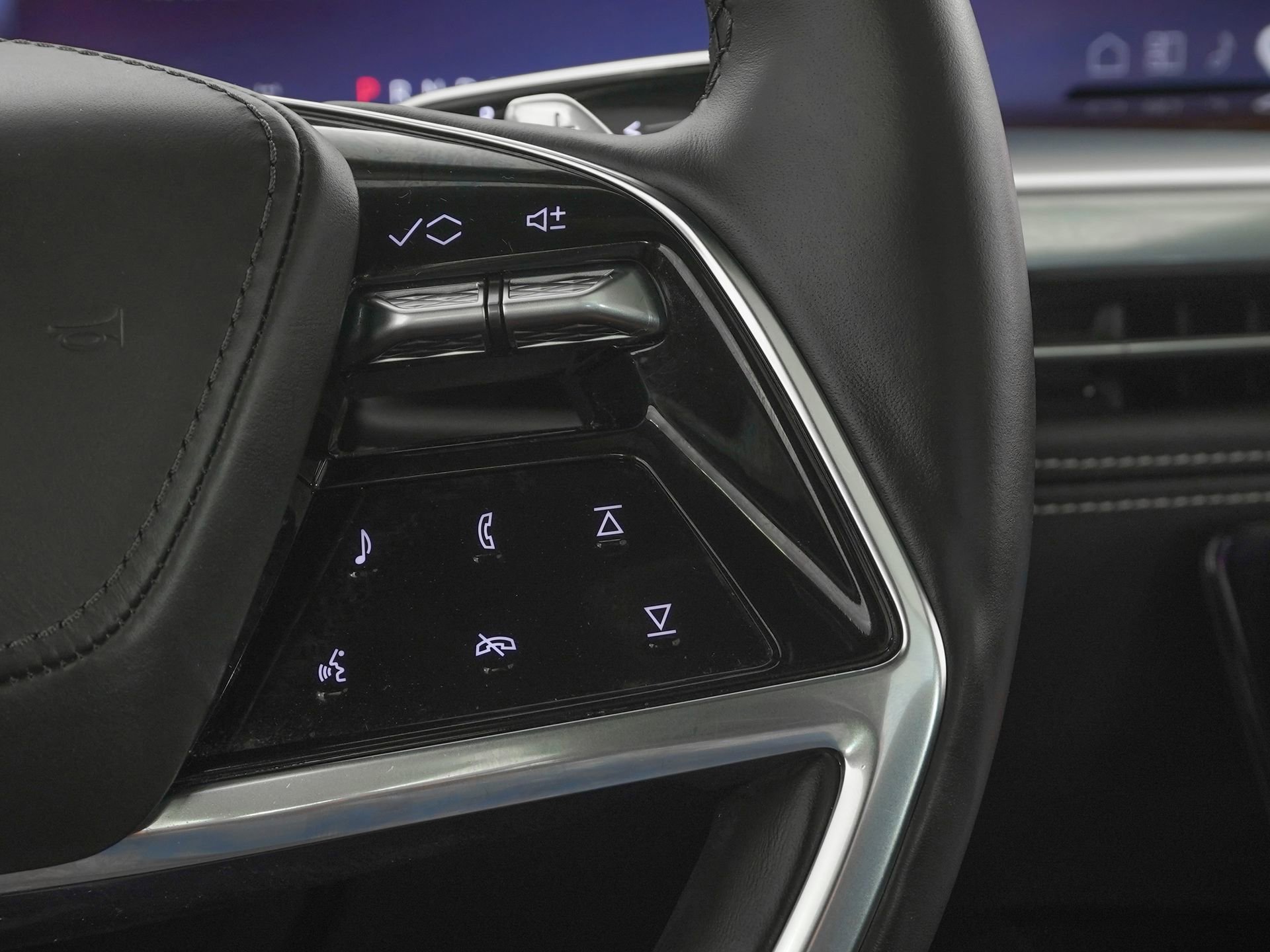 Used 2025 Cadillac Escalade Sport Platinum w/ LPO, ONYX Package AWD/4WD image 25