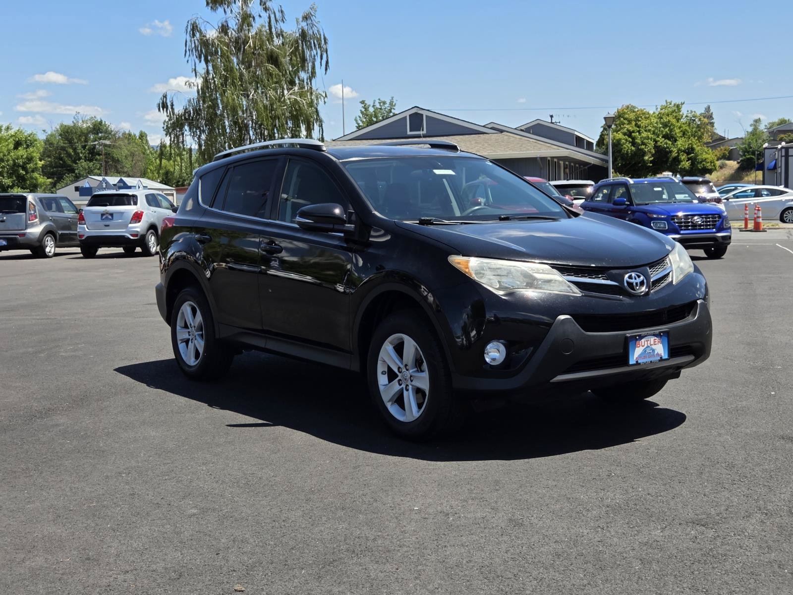 Used 2014 Toyota RAV4 XLE FWD image 3