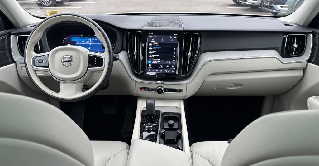 Used 2024 Volvo XC60 T8 Plus w/ Climate Package AWD/4WD image 6