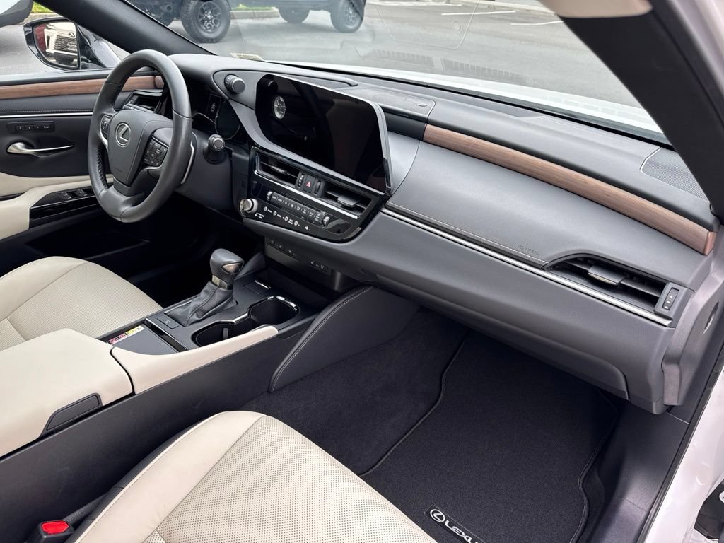 Certified 2023 Lexus ES 250 w/ Premium Package AWD/4WD image 20