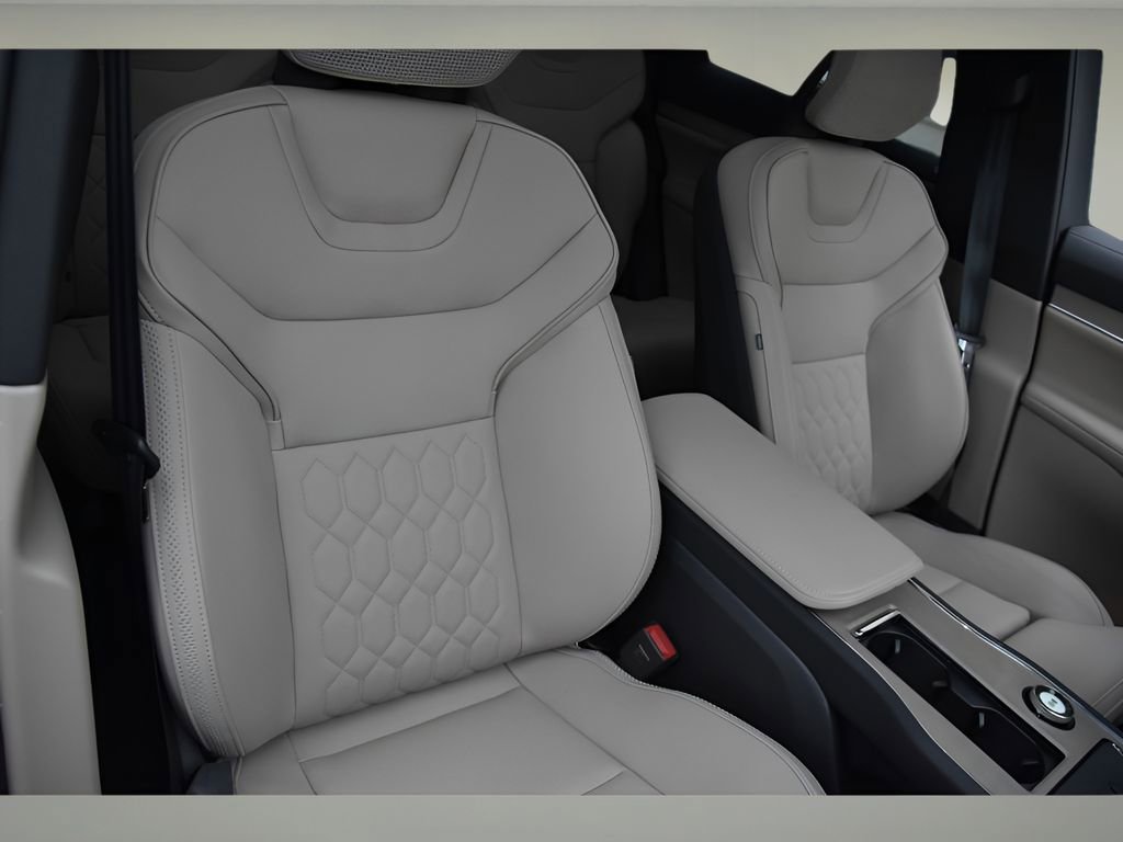 Used 2025 Volvo EX90 Ultra image 32