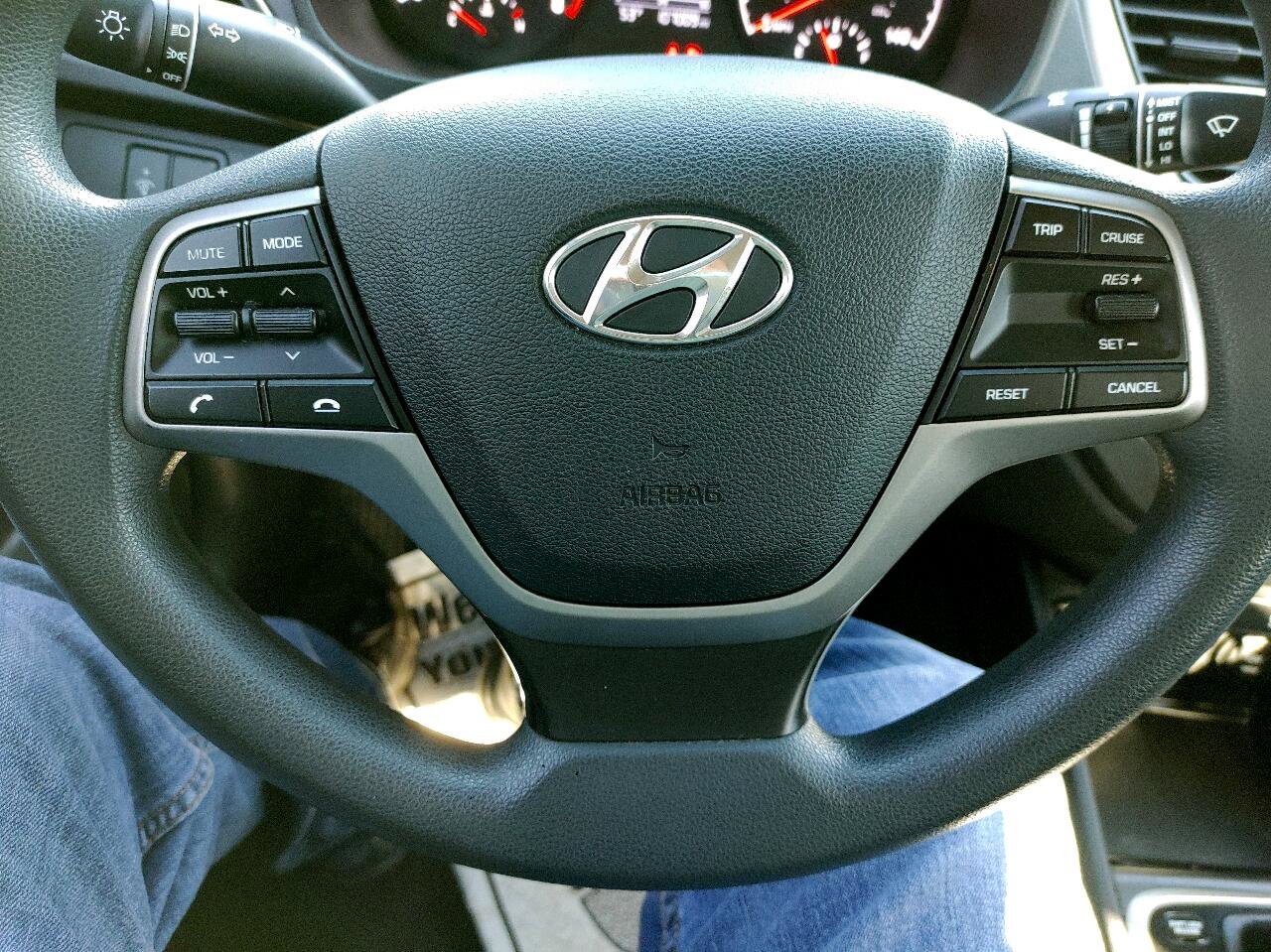 Used 2019 Hyundai Accent SE image 14