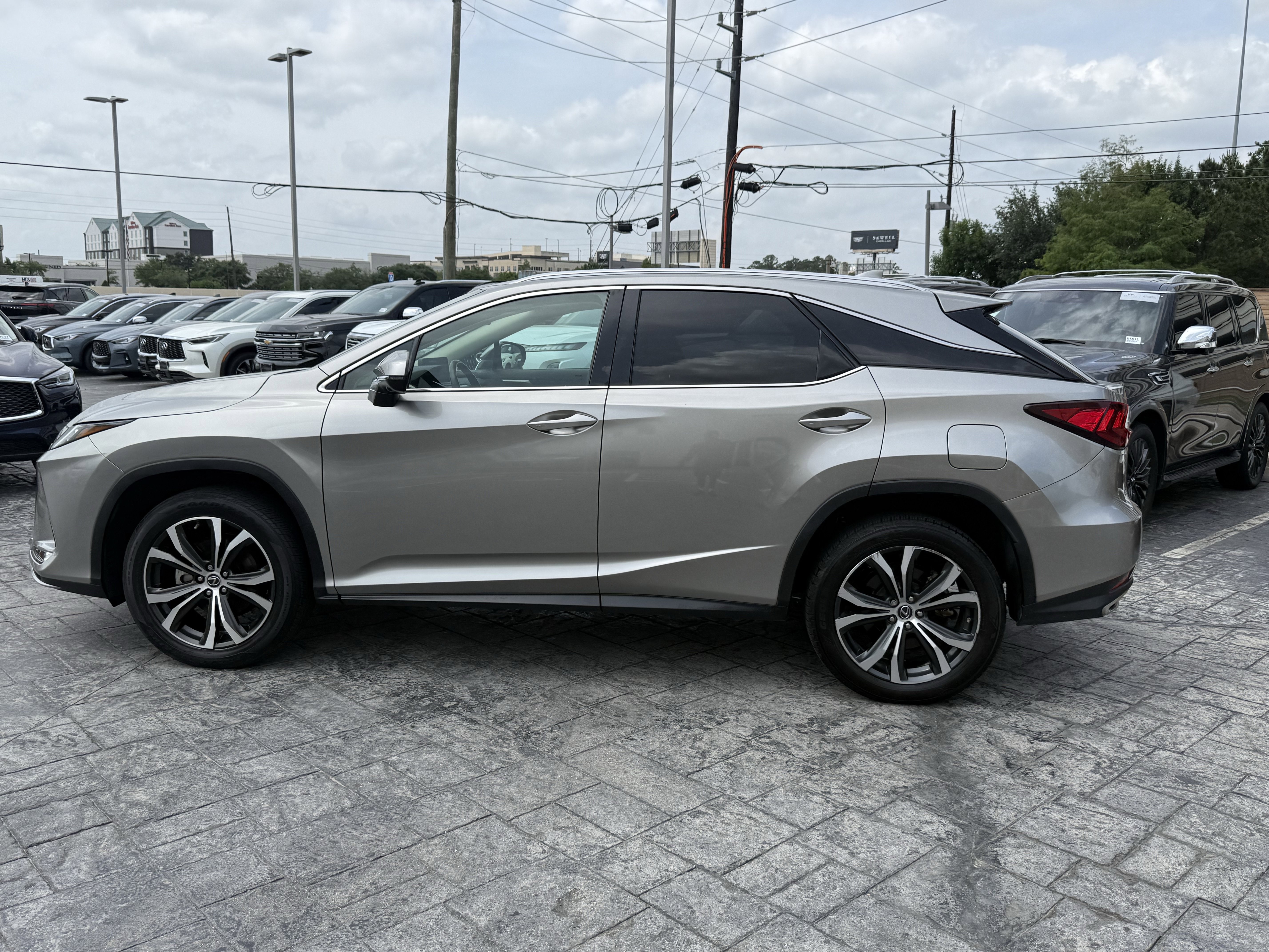 Used 2022 Lexus RX 350 FWD w/ Premium Package image 4