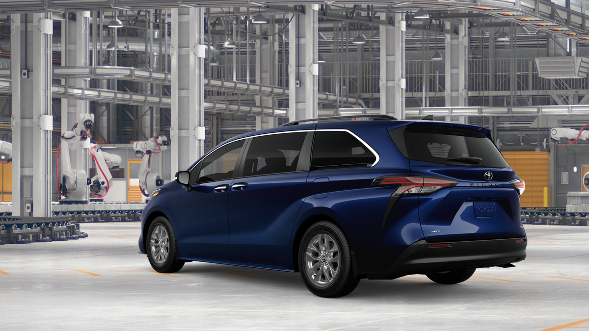 New 2026 Toyota Sienna XLE FWD image 8