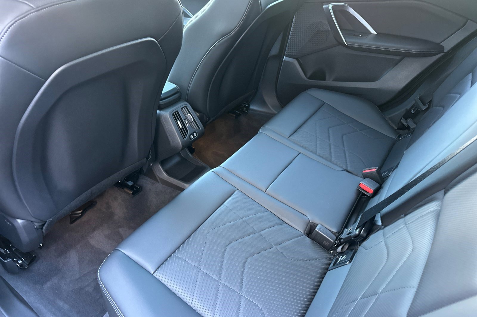 Used 2025 BMW X2 xDrive28i w/ Premium Package image 15