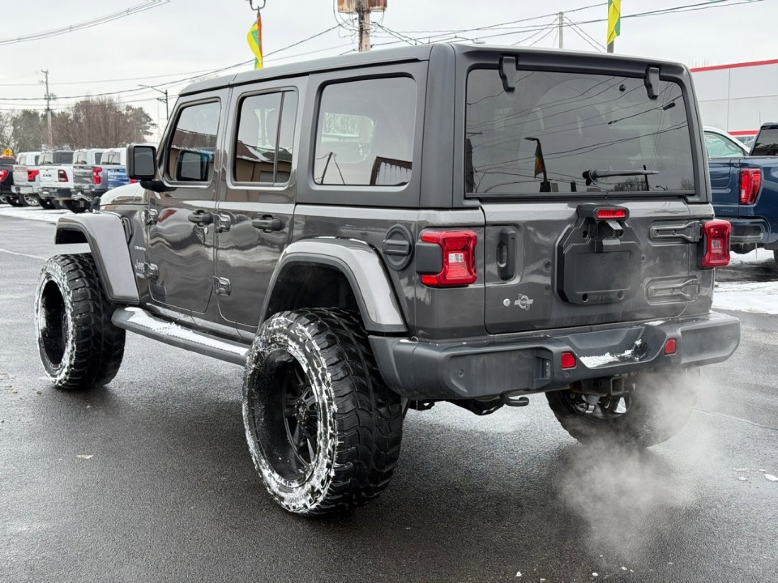 Used 2019 Jeep Wrangler Unlimited Sahara w/ Safety Group image 6